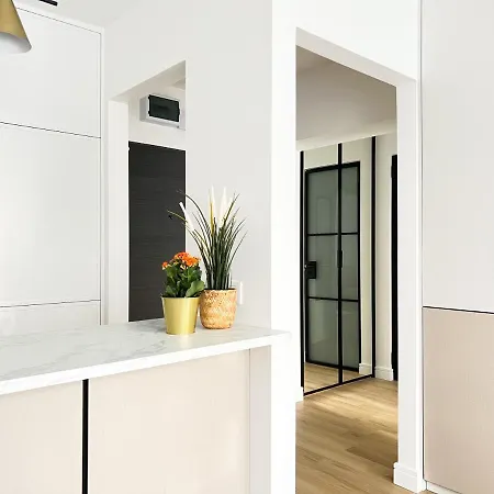 Gustowny Apartament Przy Metrze Warszawa Zewnętrze zdjęcie
