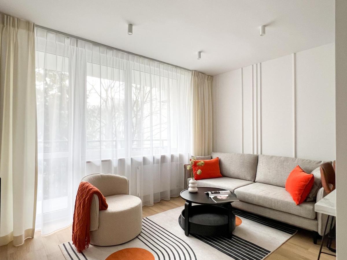 Gustowny Przy Metrze Apartament *